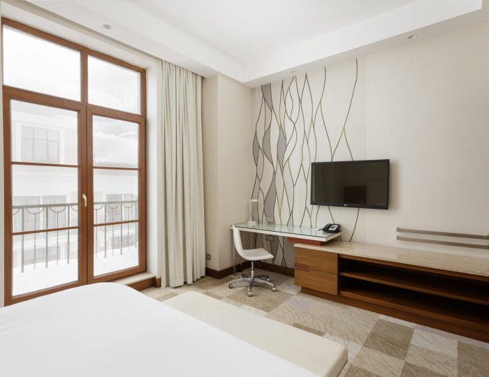 Супериор с одной большой кроватью и балконом - «Novotel Fit Krasnaya Polyana» / «Новотель Фит Красная Поляна» отель (бывш. «Novotel Congress»)