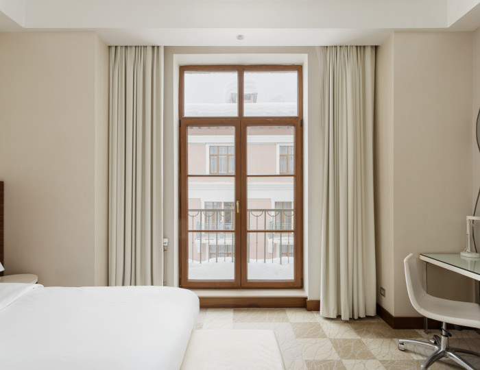 Супериор с одной большой кроватью и балконом - «Novotel Fit Krasnaya Polyana» / «Новотель Фит Красная Поляна» отель (бывш. «Novotel Congress»)